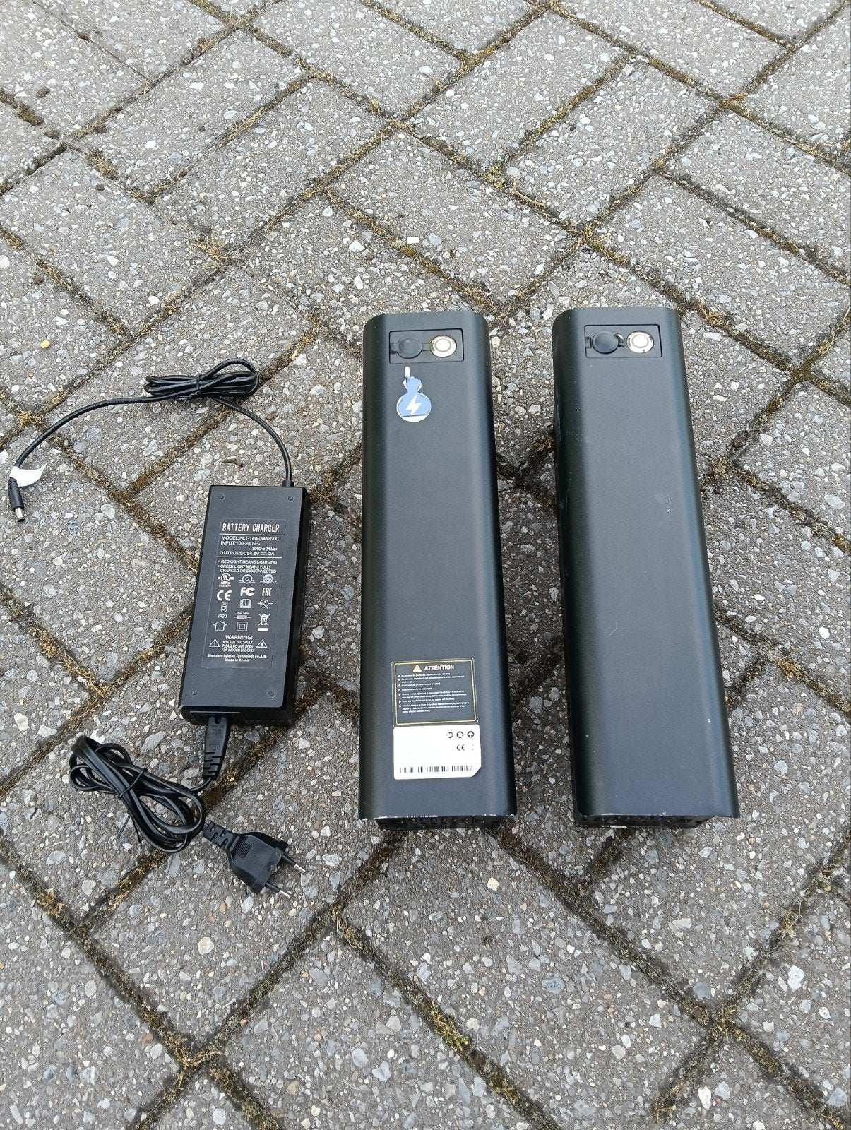 Koolux X3 en X2 e-bike batterijen en lader, Fietsen en Brommers, Fietsaccessoires | Fietsaccu's, Ophalen of Verzenden