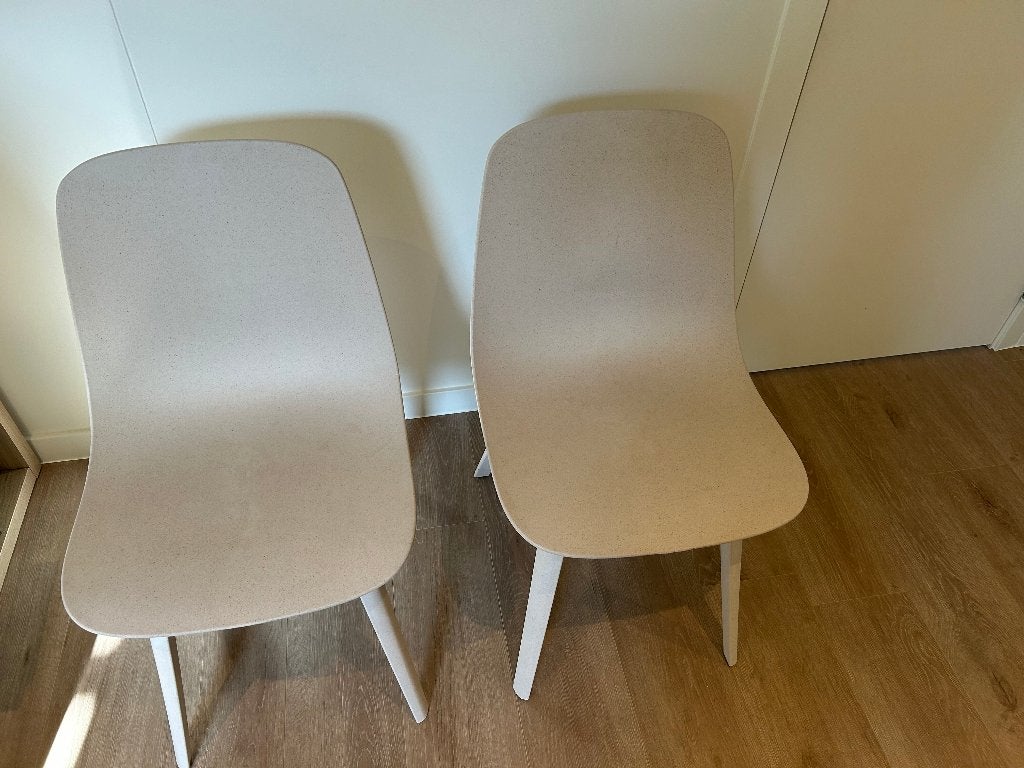 2 Witte Ikea eetkamer stoelen, Huis en Inrichting, Ophalen, Zo goed als nieuw, Modern - klassiek, Minder dan 4 stoelen