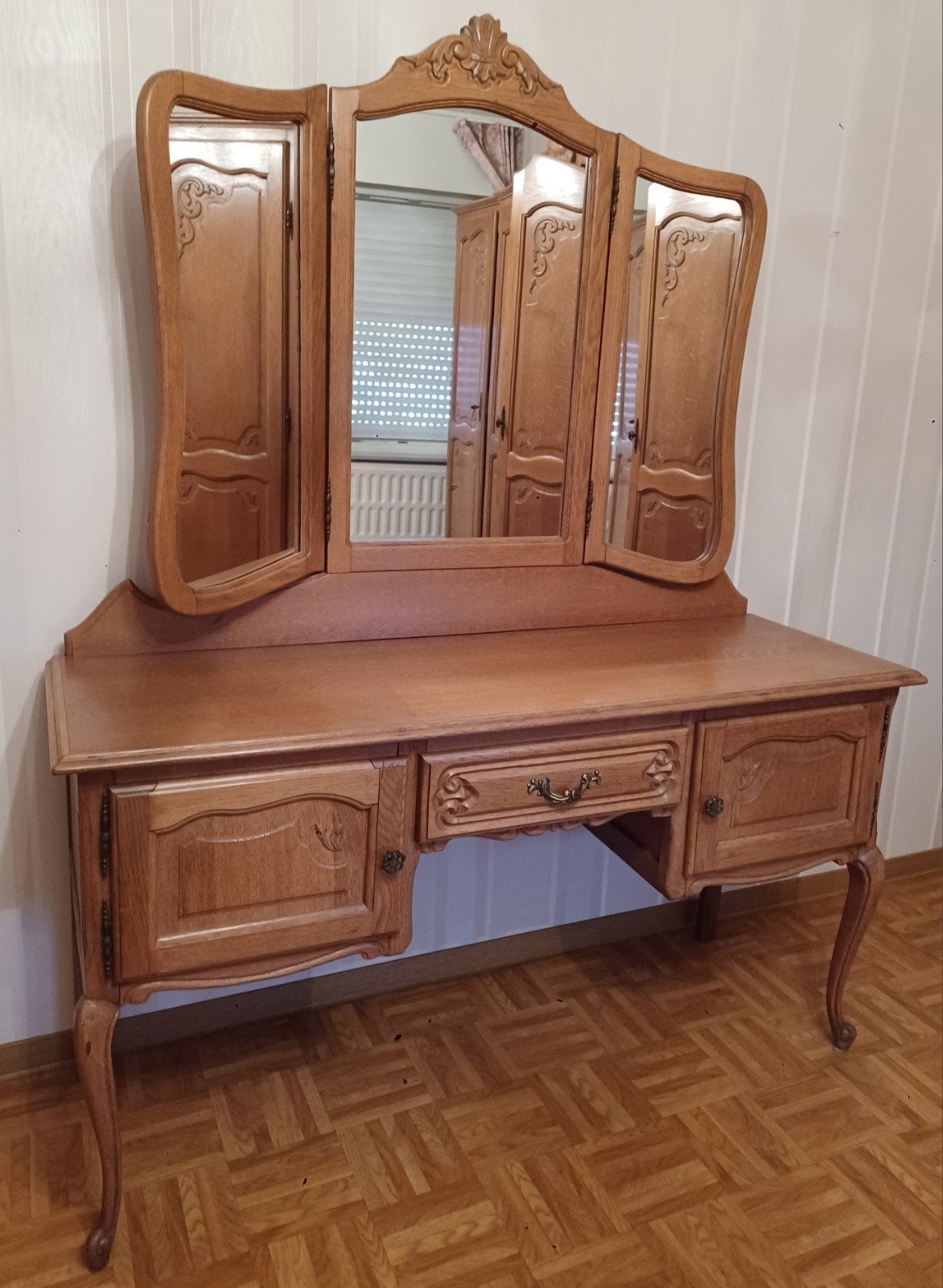 Kaptafel in Louis XV - stijl., Ophalen