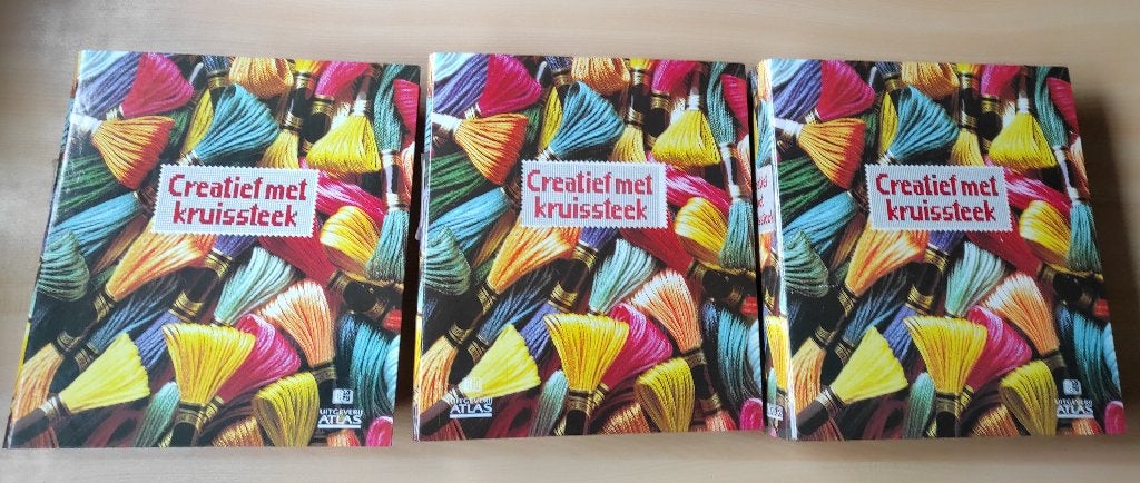 drie kaften met bladen voor kruisjessteek, Hobby & Loisirs créatifs, Enlèvement, Utilisé