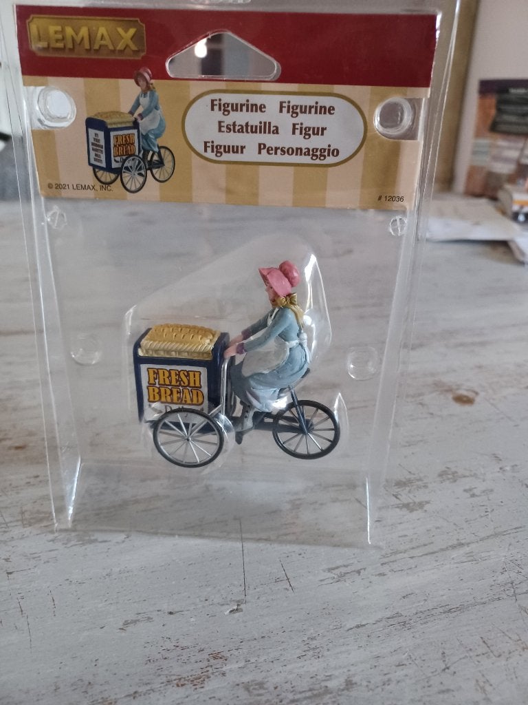 KERST LEMAX VROUW MET BAKFIETS NIEUW, Diversen, Ophalen of Verzenden, Nieuw