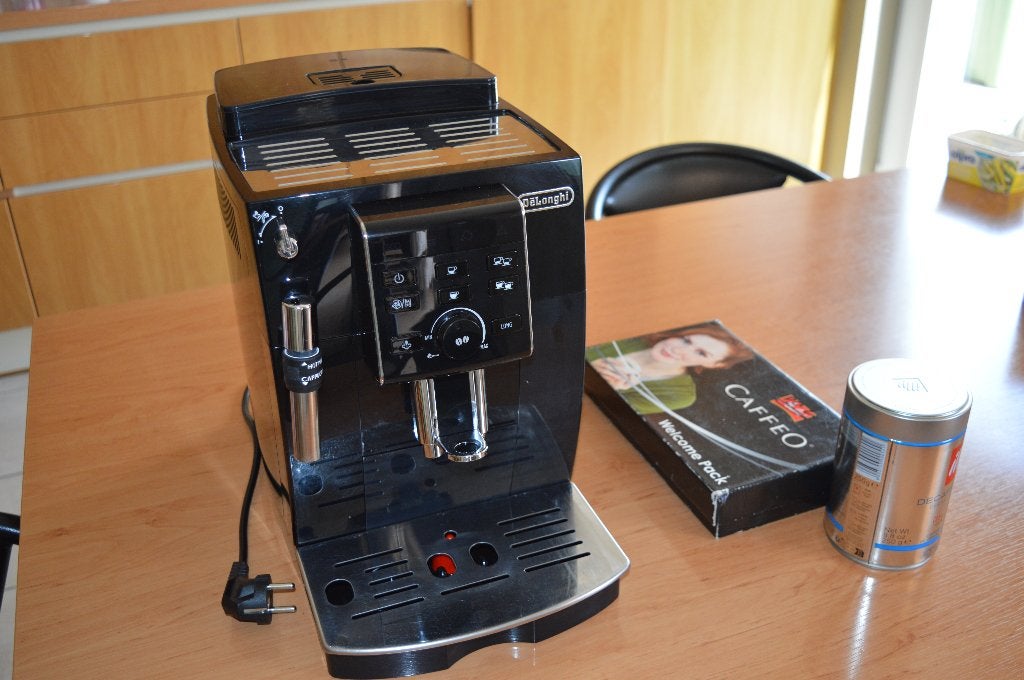 Delonghi ECAM 23120B koffiemachine, Ophalen, Afneembaar waterreservoir, Gebruikt, 10 kopjes of meer