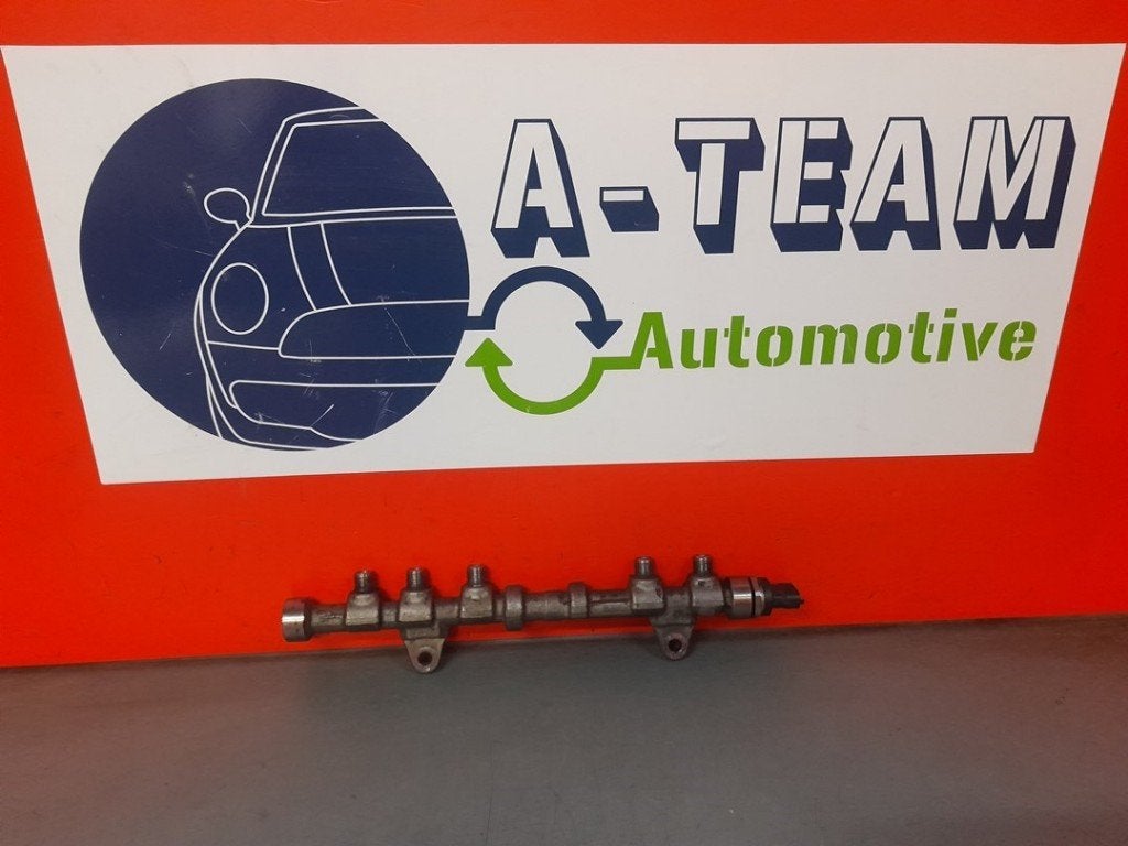 RAMPE D'INJECTION Opel Corsa D (01-2006/12-2014), Autos : Pièces & Accessoires, Robert Bosch AG, Opel, Utilisé, Robert-Bosch-Allee 1
74232  Abstatt, DE