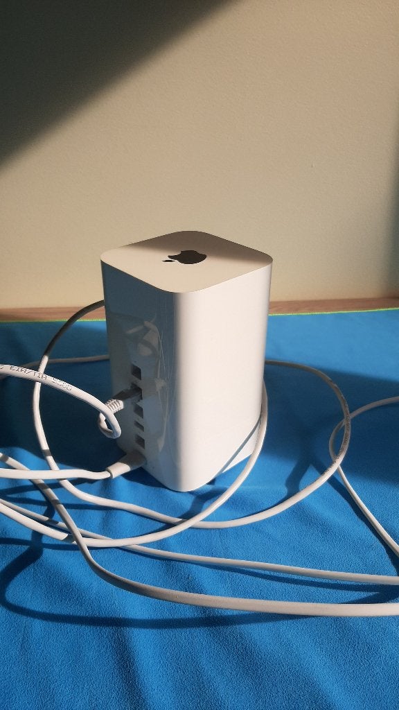 Apple AirPort Extreme WiFi-hotspot (6e generatie - A1521), Computers en Software, Routers en Modems, Ophalen, Gebruikt, Router