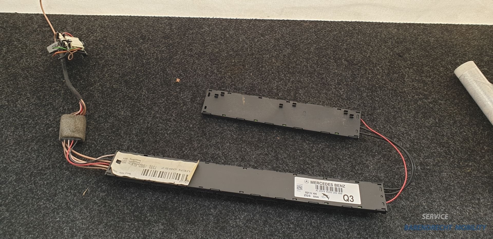 Aerial Antenne afstandsbediening sleutel Radio A2038702089 W, Gebruikt, Mercedes-Benz AG, Mercedes-Benz, Mercedesstrasse 120
70372  Stuttgart, DE