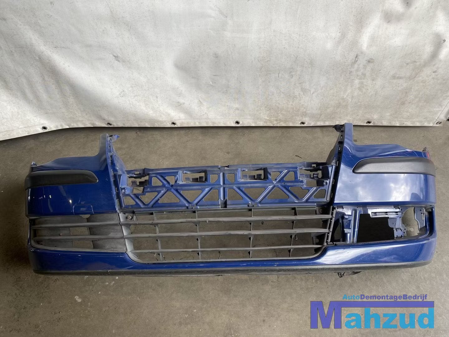 VW TOURAN Blauw voorbumper facelift 2006-2010, Auto-onderdelen, Gebruikt, Volkswagen AG, Vw@volkswagen.de, Bumper