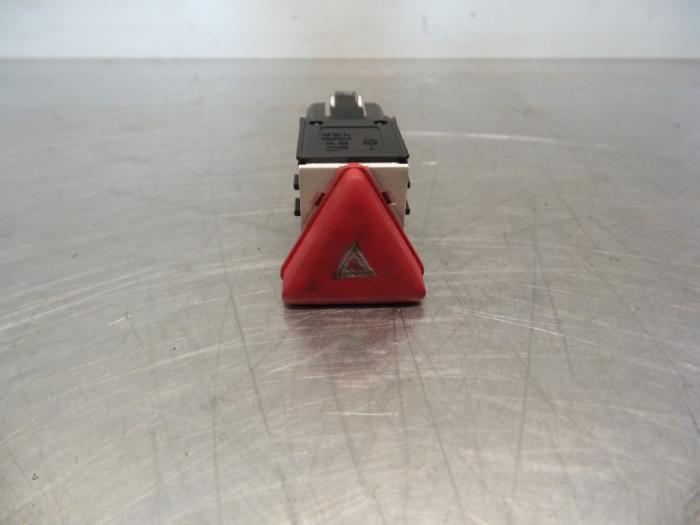 Commutateur éclairage d'urgence d'un Volkswagen Golf (Golf, Autos : Pièces & Accessoires, Volkswagen, -, 3 mois de garantie, Utilisé