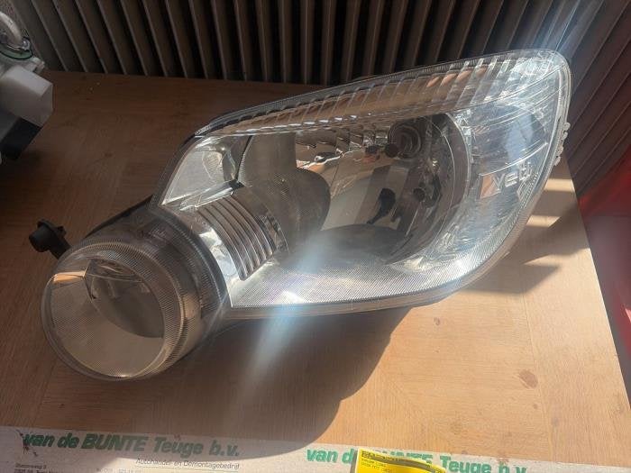 Phare gauche d'un Skoda Yeti, -, 3 mois de garantie, Utilisé, Skoda