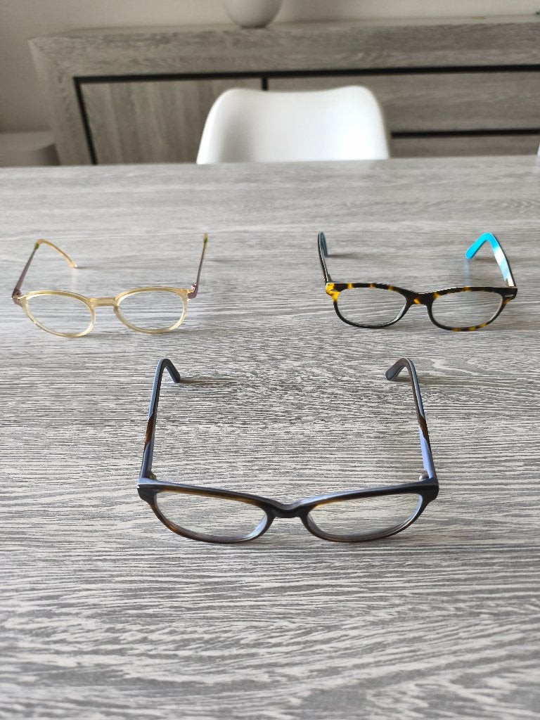 3 paires de lunettes de vue., Enlèvement ou Envoi, Comme neuf, Lunettes