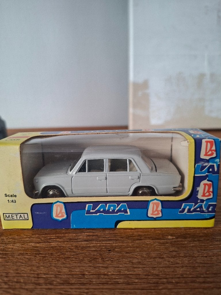 Modelauto, Hobby en Vrije tijd, Ophalen, Zo goed als nieuw, Auto, Overige merken