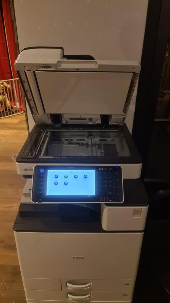 Professionele kleuren printer a3 formaat + toner, Computers en Software, Printers, Ophalen, Printer