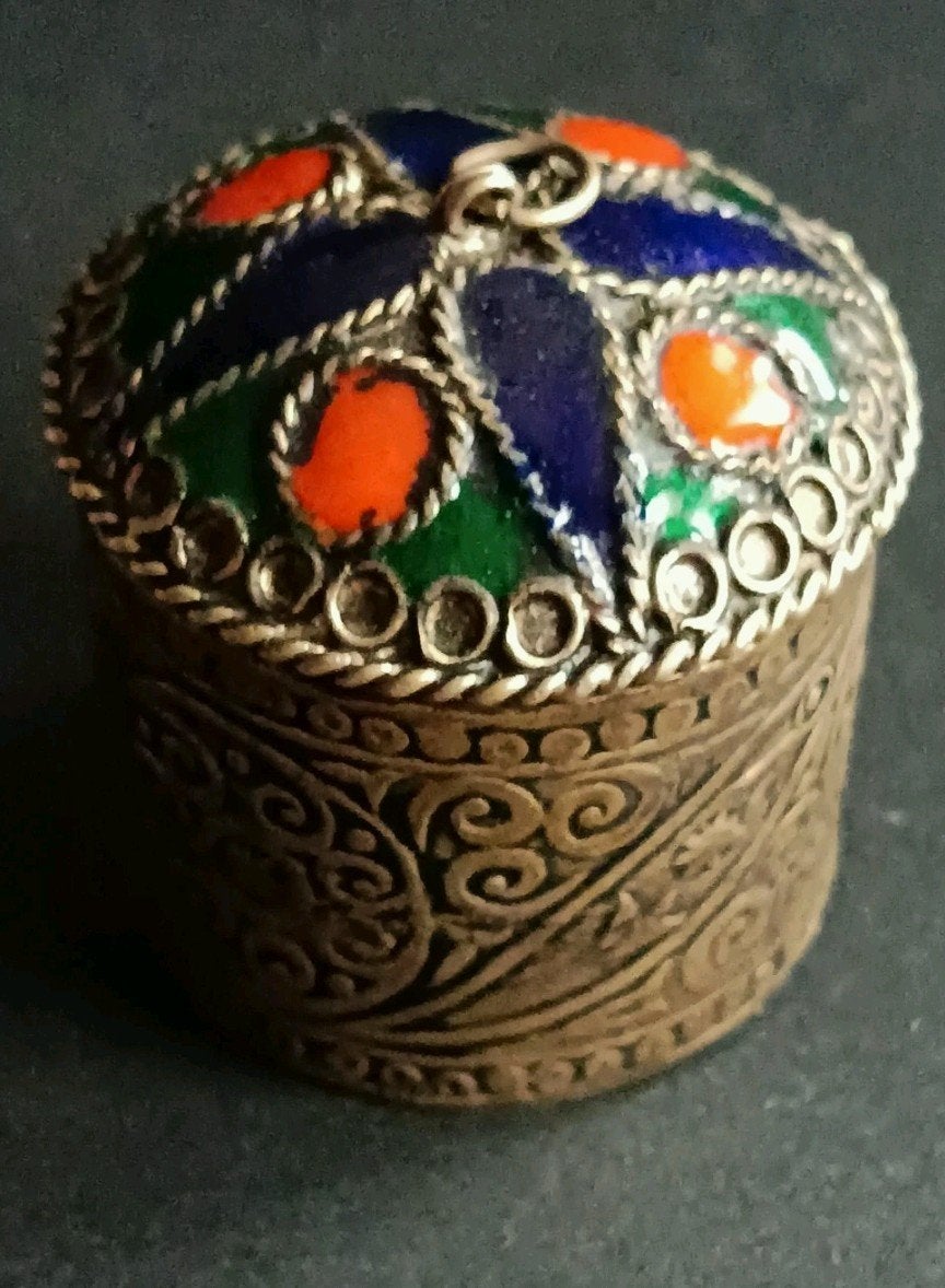Petite boîte ancienne en métal argenté et émail, Collections, Enlèvement ou Envoi