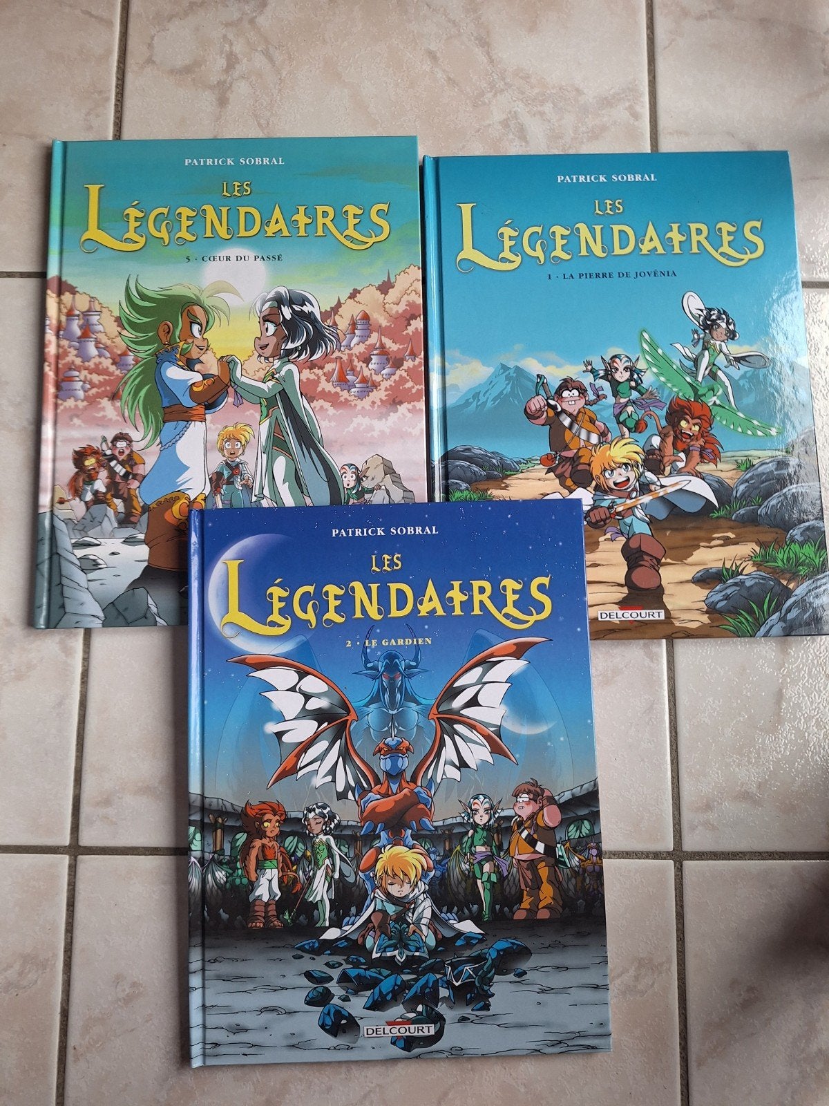 Lot de 3 Bd Les Légendaires 1,2,5 pour 12€, Livres, Plusieurs BD, Enlèvement, Comme neuf