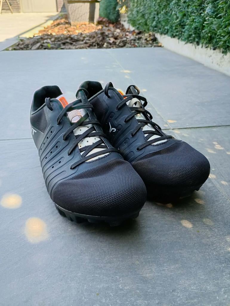 DMT KM4 mountainbikeschoenen maat 41+shimano plaatjesSM-SH51, Fietsen en Brommers, Ophalen