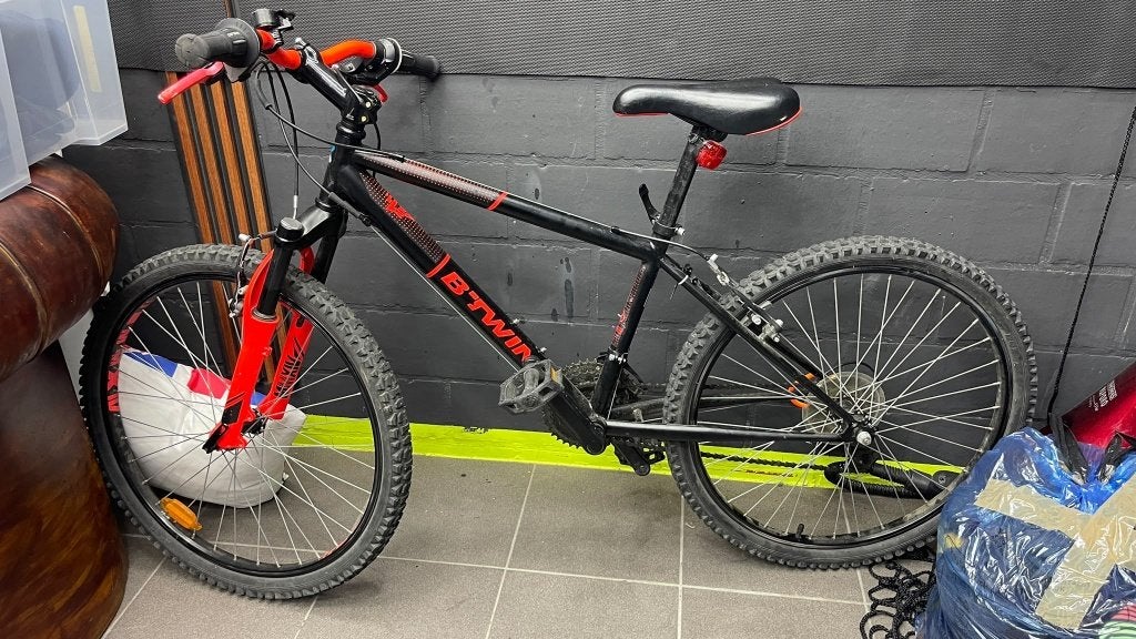 VTT Enfant Decathlon B'TWIN Rockrider ST 500 24p état neuf !, Vélos & Vélomoteurs, Enlèvement, Comme neuf