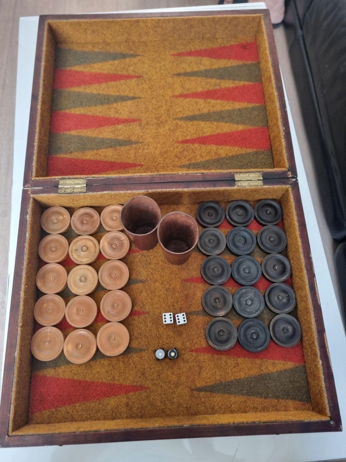 Ancien backgammon, Enlèvement