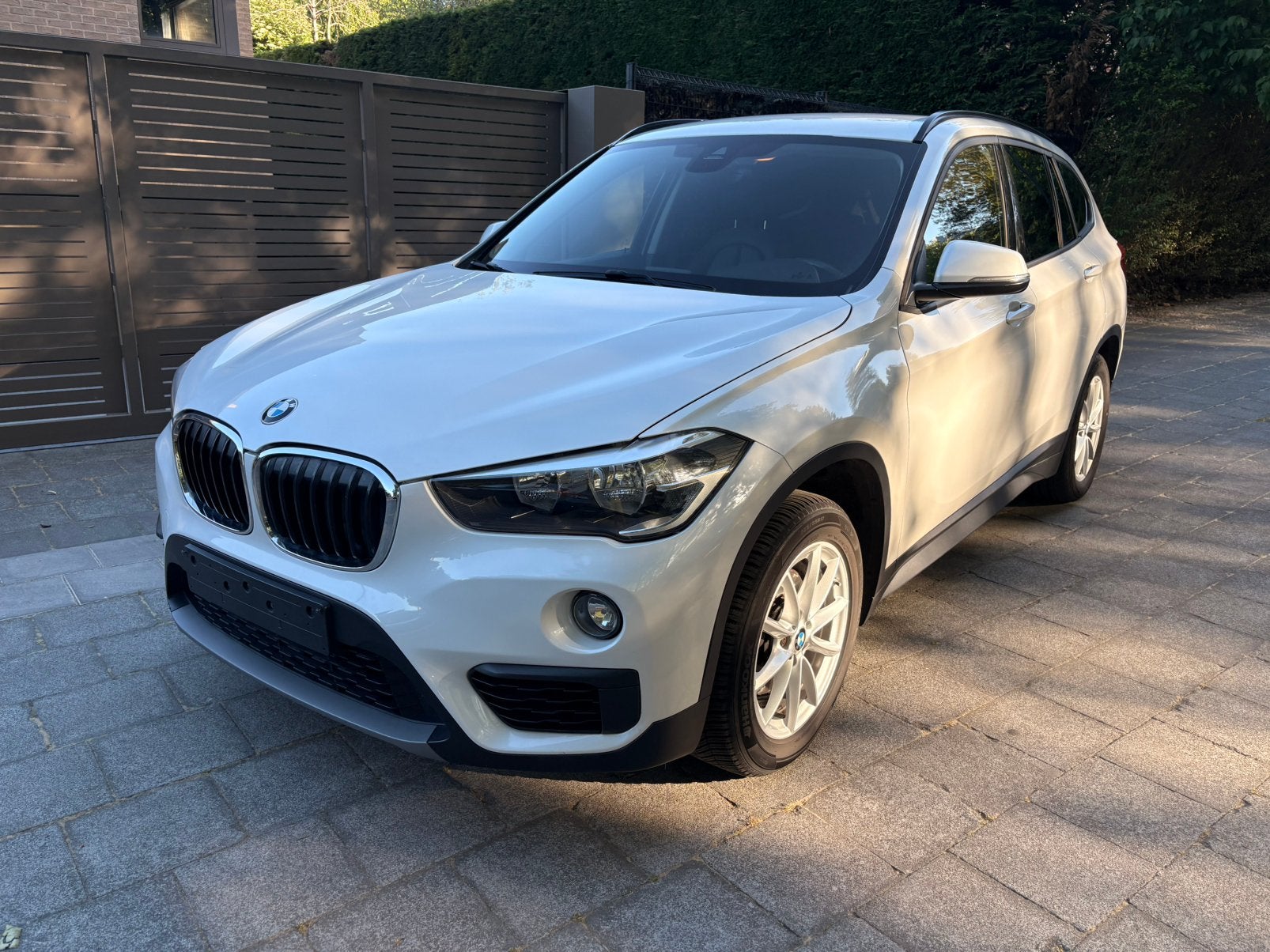 BMW X1 1.5 sDrive Automaat euro 6d-takt, Auto's, BMW, Wit, Leder, Bedrijf, 5 zetels