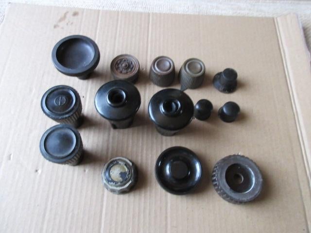 Lot de 12 boutons tsf + 2 fiches, Enlèvement ou Envoi