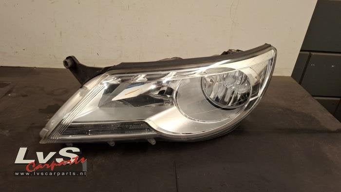 Phare gauche d'un Volkswagen Tiguan, Volkswagen, -, 3 mois de garantie, Utilisé
