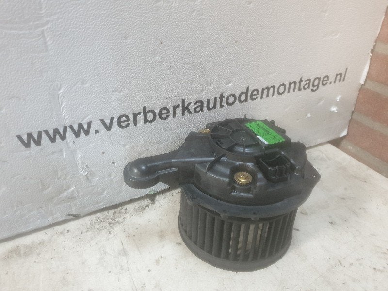 VENTILATEUR DE CHAUFFAGE S-type (X200) (4r8h-19848-aa), Campus Kronberg 7
61476  Kronberg im Taunus, DE, Utilisé, Jaguar, Jaguar Land Rover Deutschland GmbH