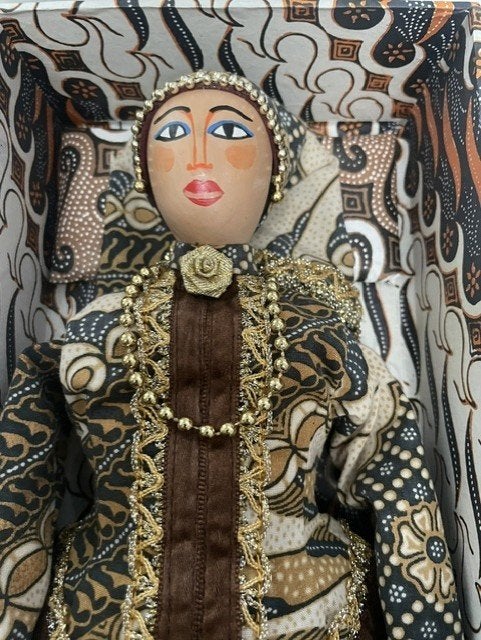 Prachtige Indonesische Wayang Golek Pop – Java, Antiek en Kunst, Hout, Handgemaakt, 38 cm, Ophalen of Verzenden