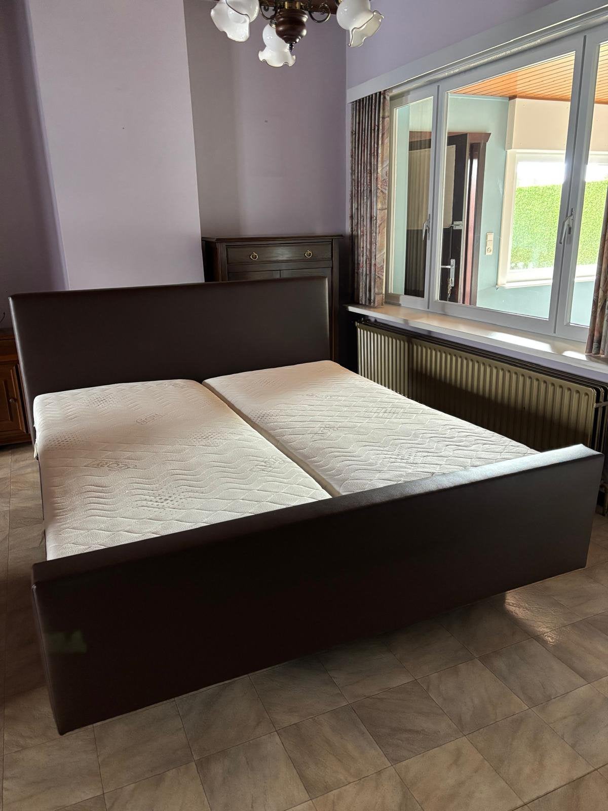 Lederen boxspring, Ophalen, Zo goed als nieuw