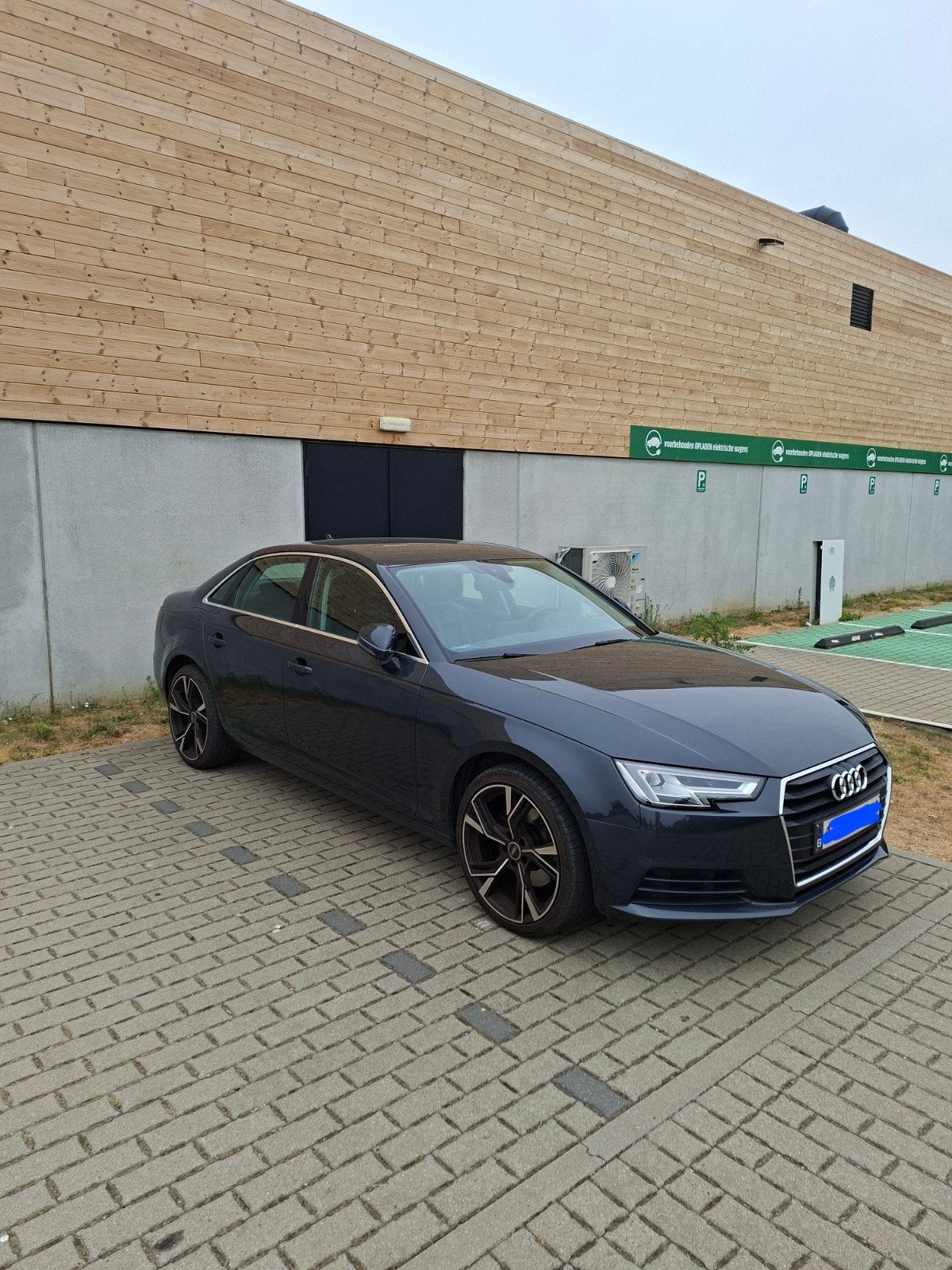 Audi A4 Sedan, Autos, Cuir, Achat, 4 portes, A4