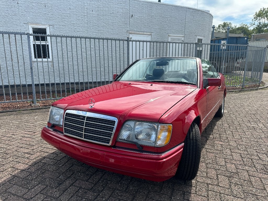 Mercedes E320 Cabrio, Auto's, Mercedes-Benz, Automaat, 4 zetels, Achterwielaandrijving, Zwart