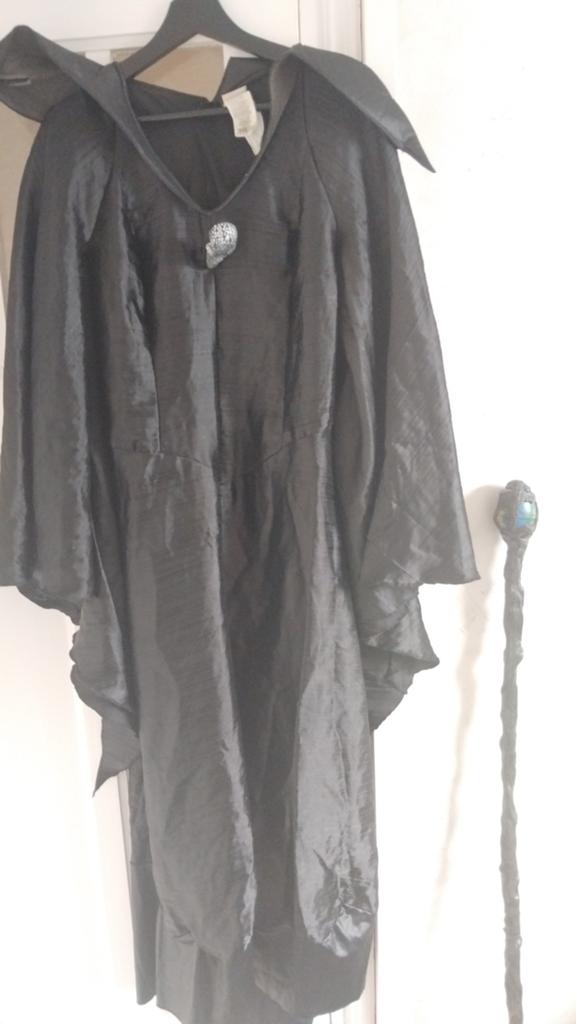 Maleficent cosplay, Ophalen
