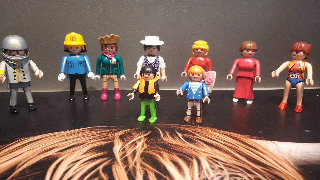 9 playmobil figuren, Kinderen en Baby's, Speelgoed | Playmobil, Ophalen of Verzenden, Zo goed als nieuw, Figuren