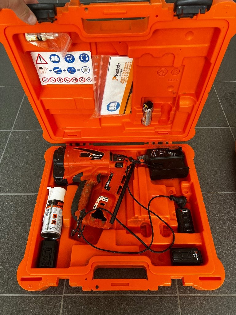 Paslode IM65A/F16 Brad pistool, Doe-het-zelf en Bouw, Ophalen, Zo goed als nieuw, Tacker/nietmachine, Overige merken
