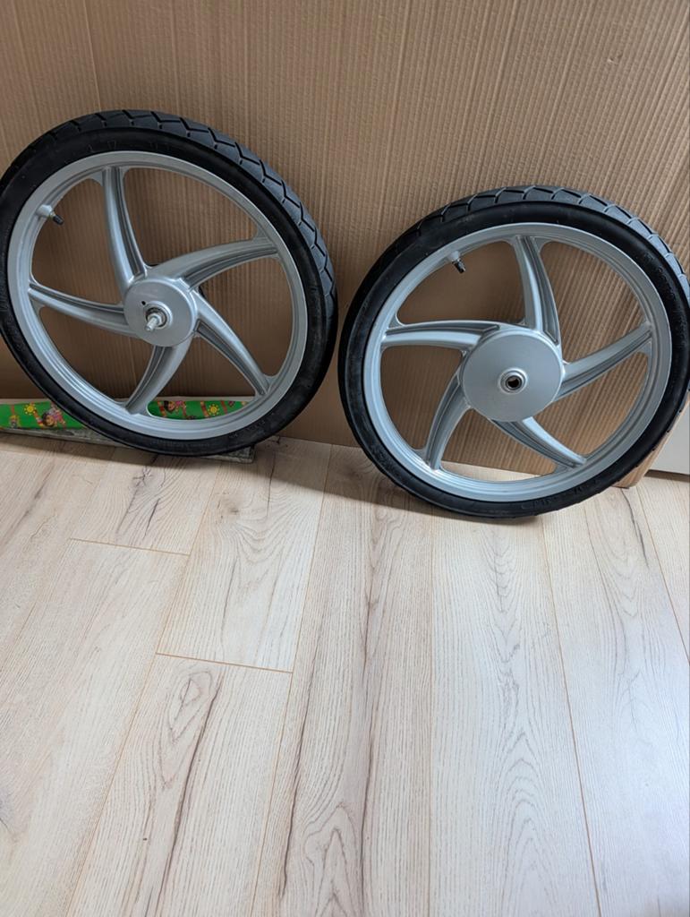 17 inch wielen ciao, Fietsen en Brommers, Ophalen, Blok, Piaggio