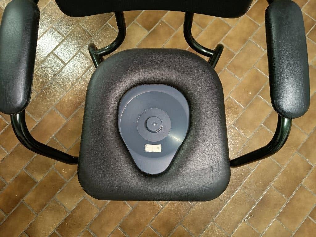 Toiletstoel, Diversen, Verpleegmiddelen, Ophalen, Zo goed als nieuw