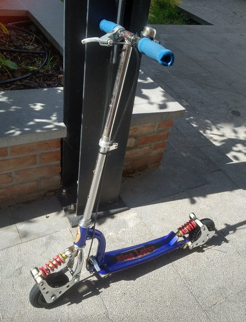 scooter met vering, Fietsen en Brommers, Ophalen of Verzenden, Gebruikt, Gewone step, Blue lotus