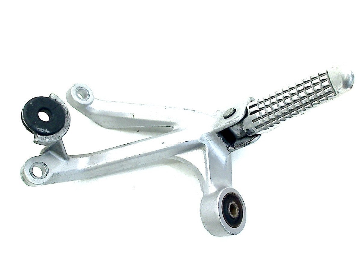 REPOSE PIEDS SUPPORT ARRIÈRE DROIT Suzuki, Motos, Dhr. S. di Majo, Utilisé, Info@cama-motorparts.nl, P.J. Troelstraweg 8 8
3144 CX  MAASSLUIS, NL
