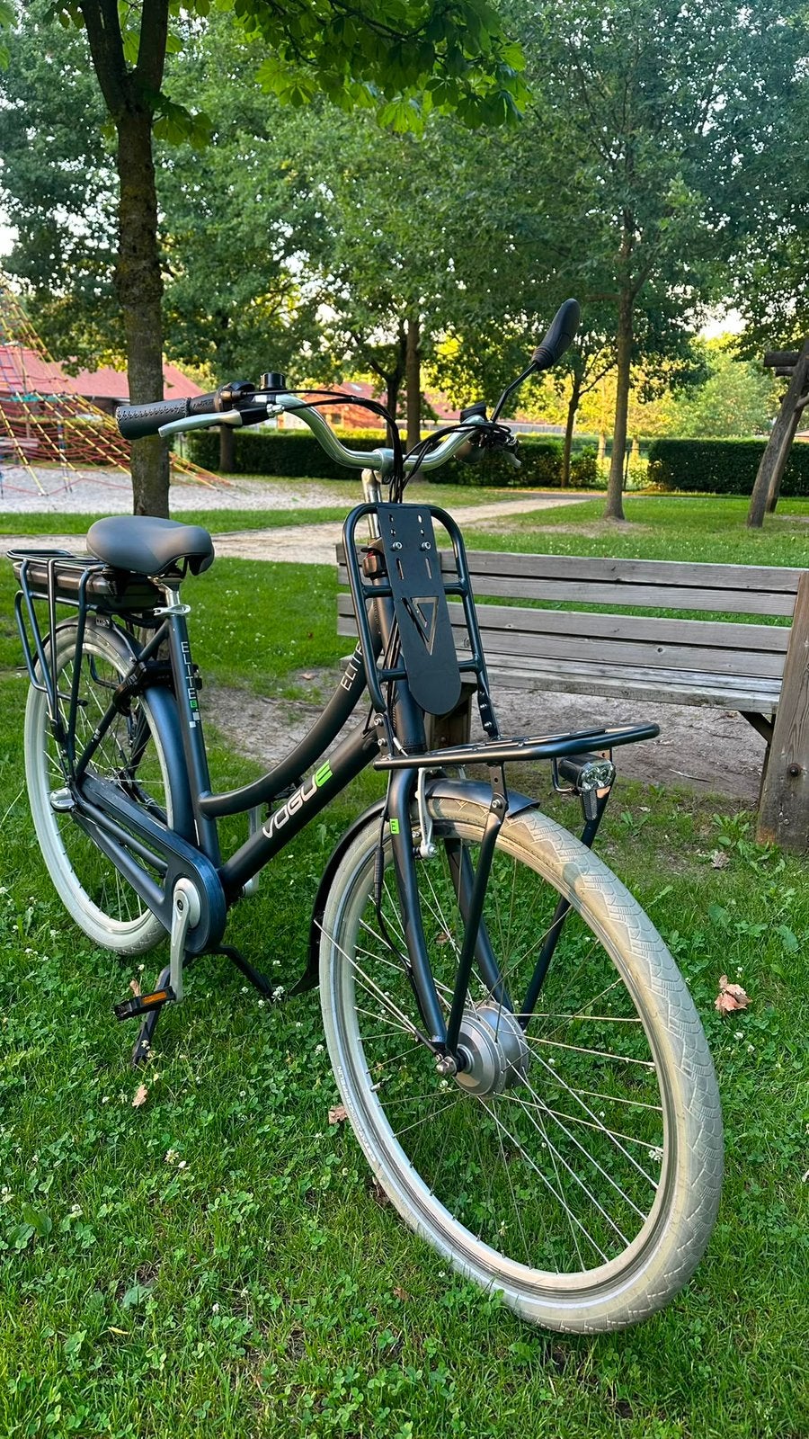 Nieuw elektrische omafiets (alleen 350 KM gereden), Fietsen en Brommers, Fietsen | Dames | Omafietsen, Zo goed als nieuw, Ophalen
