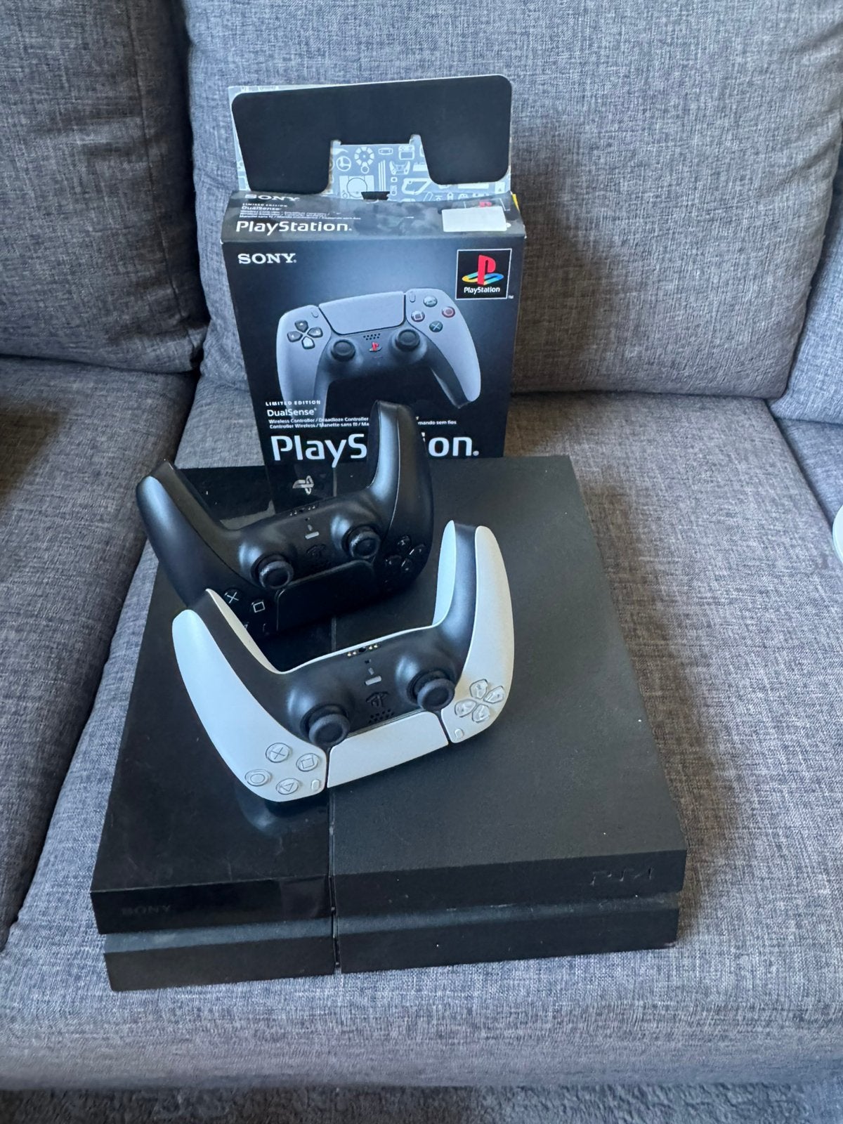 Te koop: 2 originele PS5 DualSense-controllers., Games en Spelcomputers, Spelcomputers | Sony PlayStation 4, Ophalen, Zo goed als nieuw