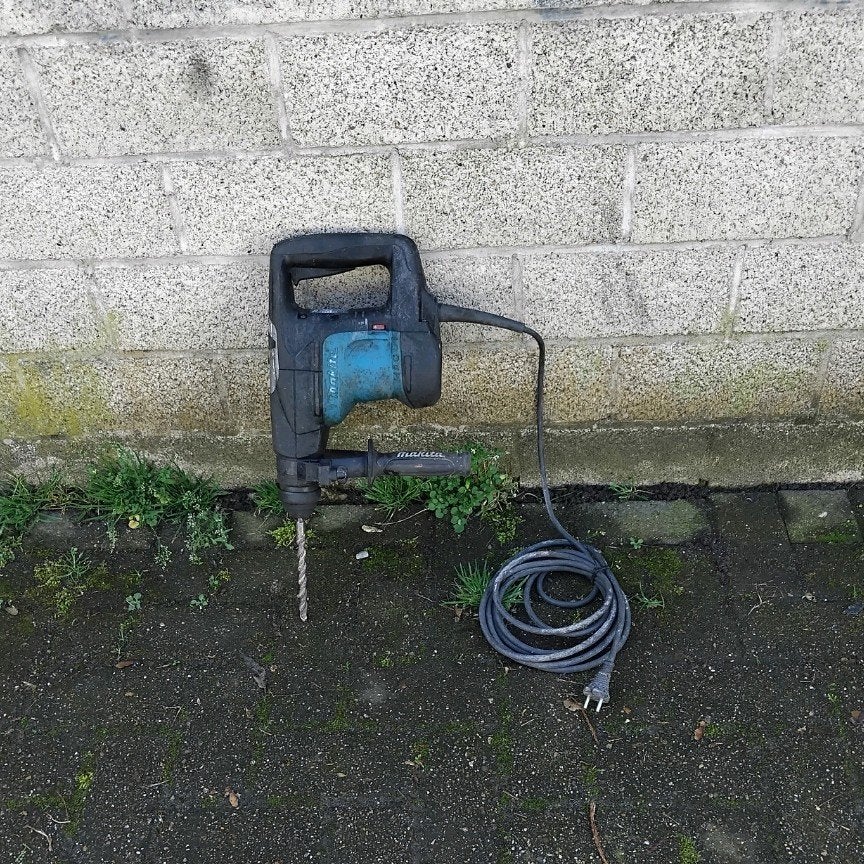 Marteau et perceuse Makita HR 3200, Enlèvement