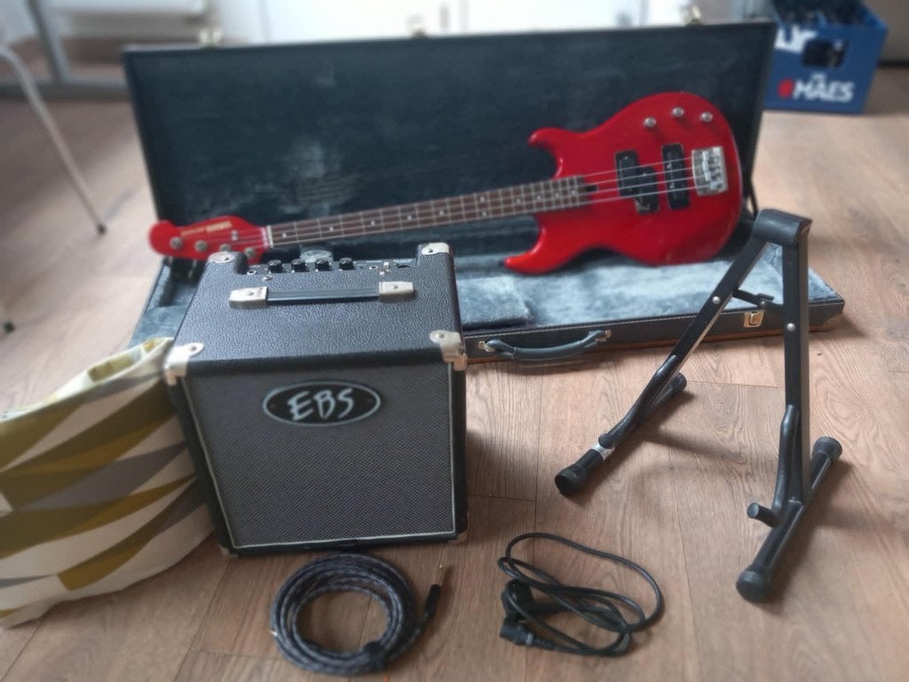 Guitare basse Yamaha BB1000s, amplificateur 30 EBS Classic, Musique & Instruments, Instruments à corde | Guitares | Basses, Enlèvement