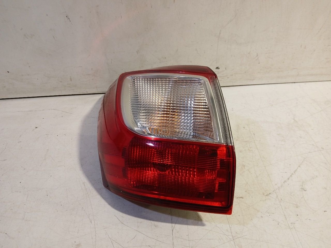 Achterlicht links buiten Ford Grand C-Max, Auto-onderdelen, Verlichting, Ford, Gebruikt, Herkomst onderdeel bekend, 12 maanden garantie