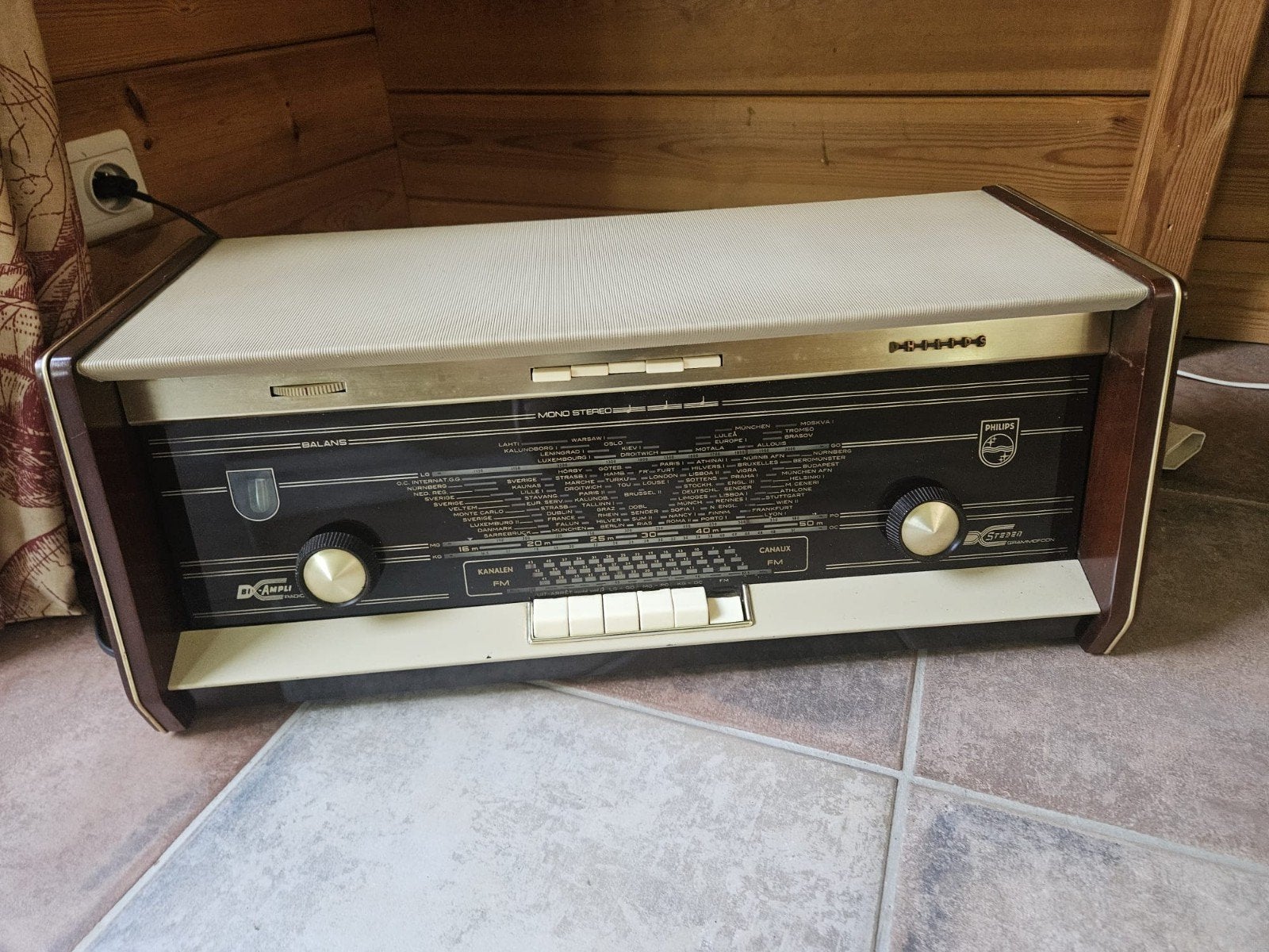 Vintage Radio Philips B1 ampli, Antiek en Kunst, Antiek | Tv's en Audio, Ophalen