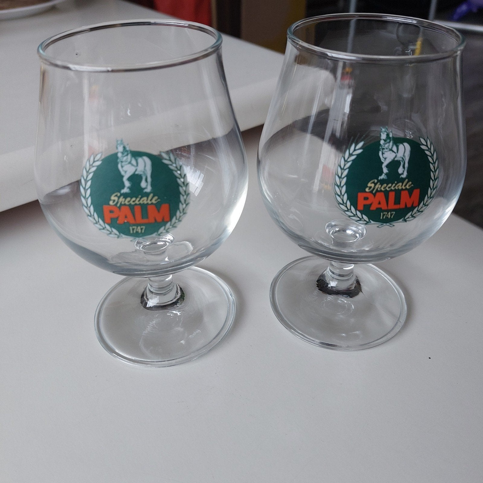 2 verres à bière Special Palm 1747 sur pieds. En bon état, Collections, Enlèvement, Utilisé, Verre à bière