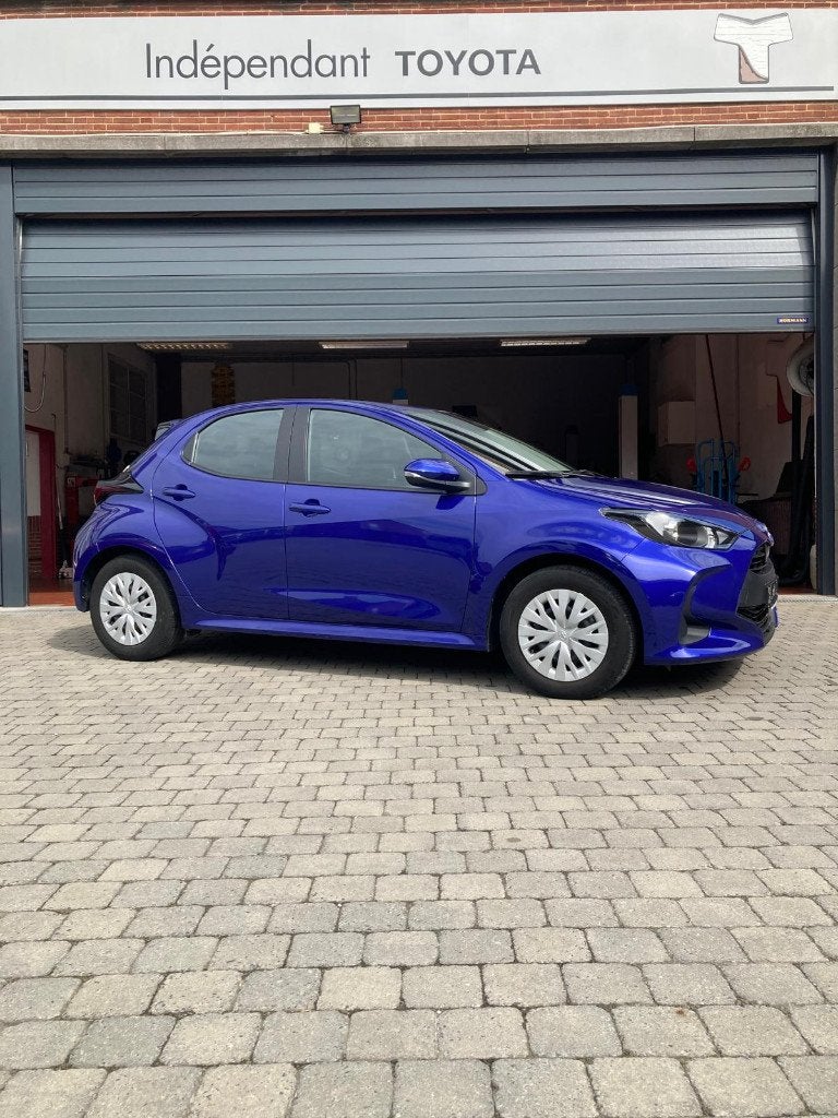 Toyota yaris dynamic HEV, Auto's, Toyota, Dealer onderhouden, Euro 6, 1165 kg, Blauw