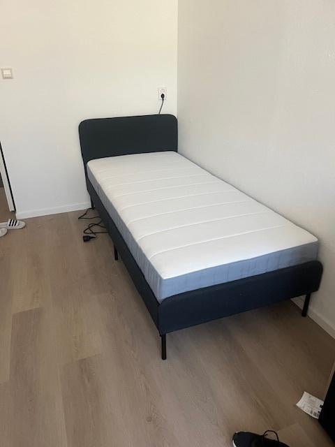 Bed, Ophalen, 90 cm, Eenpersoons, Zo goed als nieuw