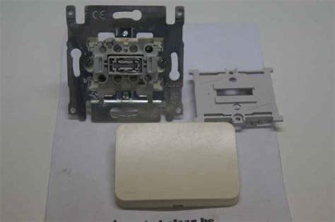 Niko pr20 schakelaars en stopcontacten, Enlèvement