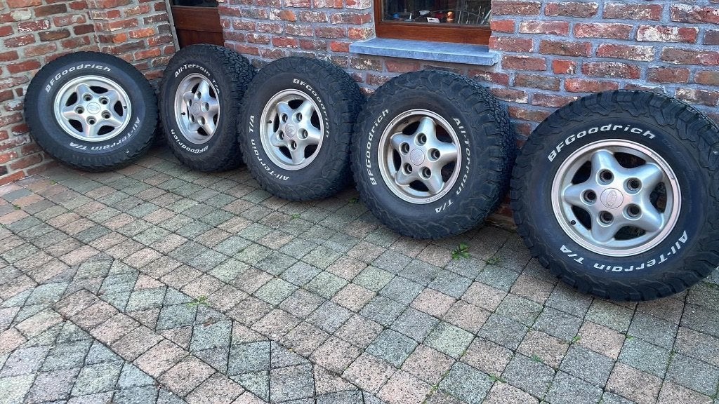 Defender 5 jantes Freestyle et pneus BFGoodrich 265/75r16, Particulier, Achat, Defender