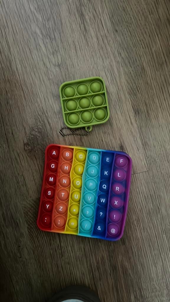 Twee. Fidget Toys., Ophalen, Zo goed als nieuw
