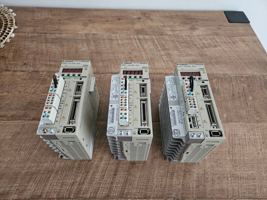 Pack de servomoteurs Omron Yaskawa SGDH-04AE-OY., Enlèvement ou Envoi, Utilisé
