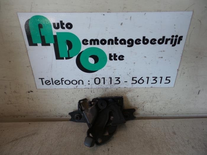 Mécanique de verrouillage capot d'un Volkswagen Polo (Polo, Volkswagen, -, 3 mois de garantie, Utilisé