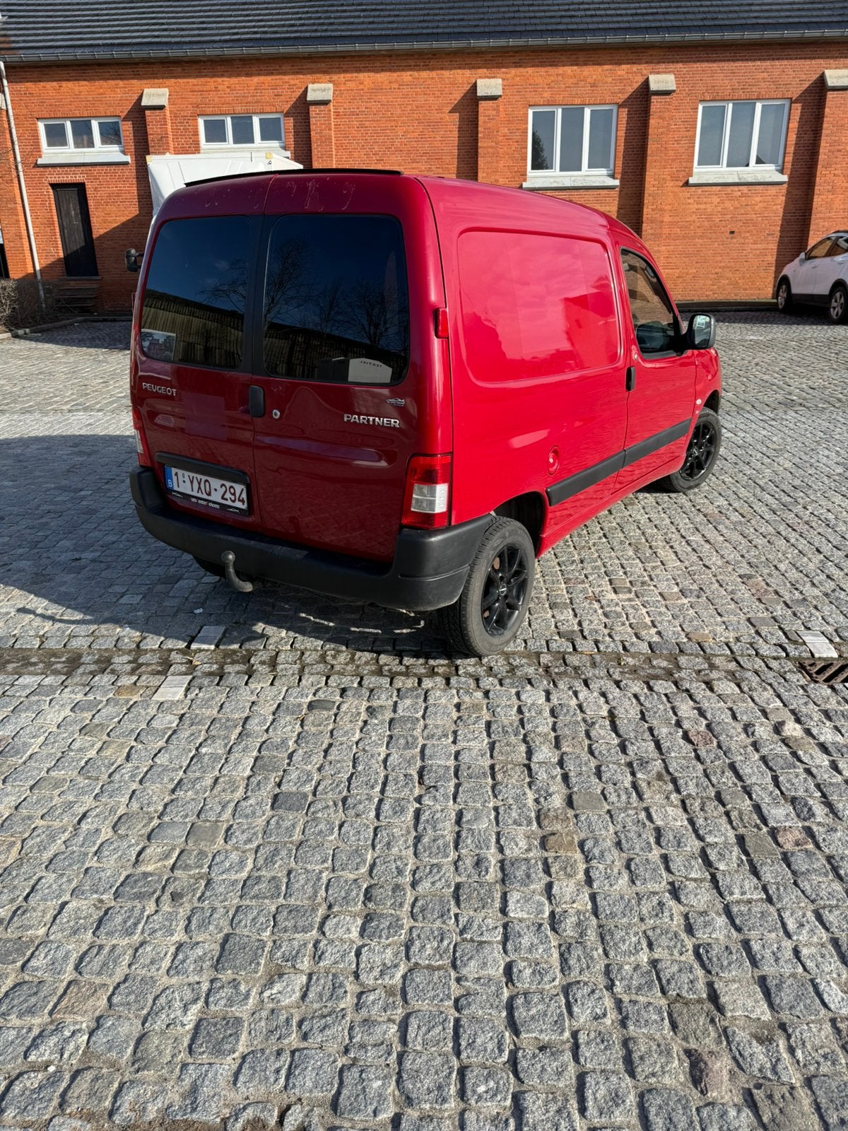 Peugeot partner 1.6hdi, Autos, Rouge, 75 kW, 4 portes, 2 places
